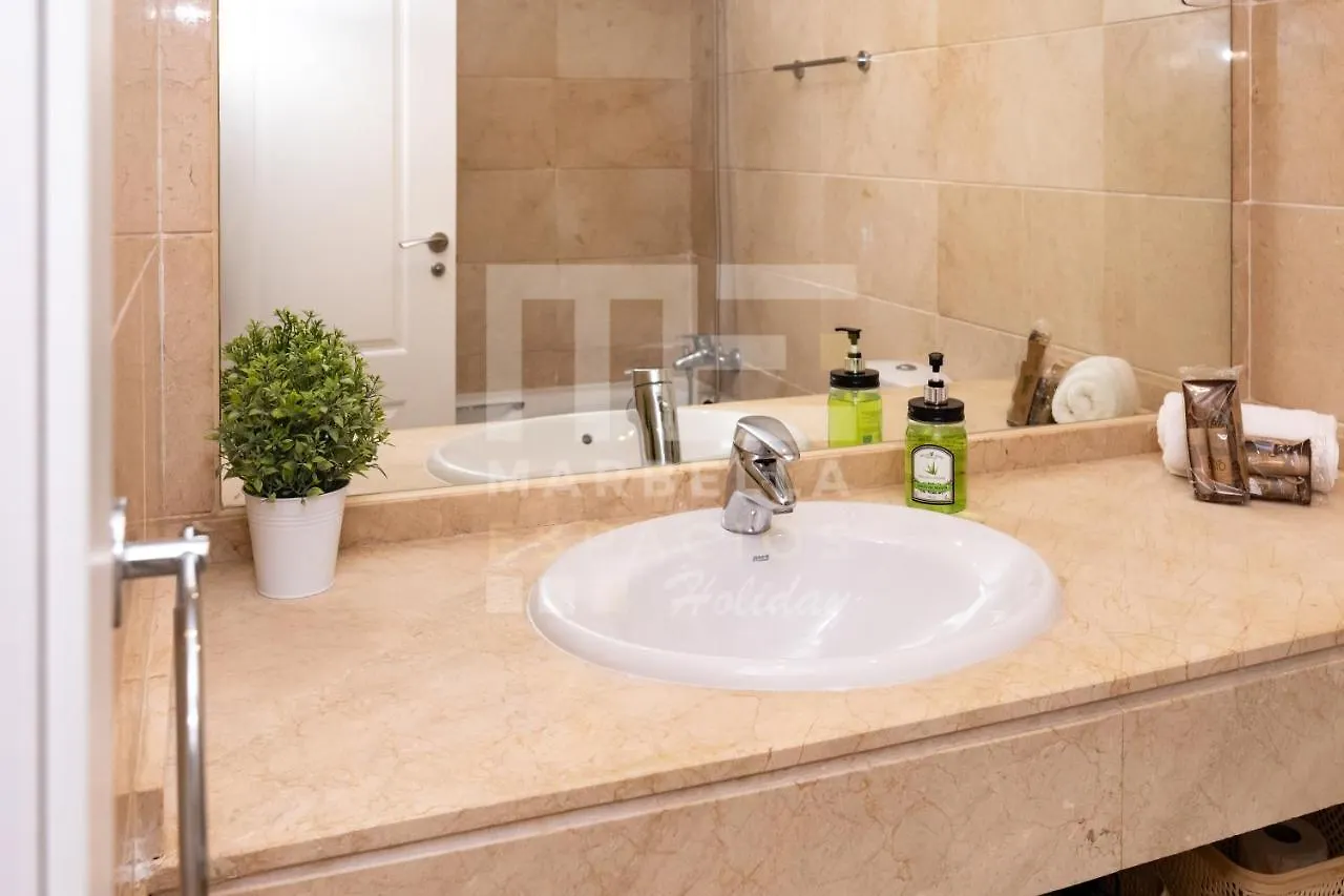 Amplio Apartamento Planta Jardin Nagueles Marbella