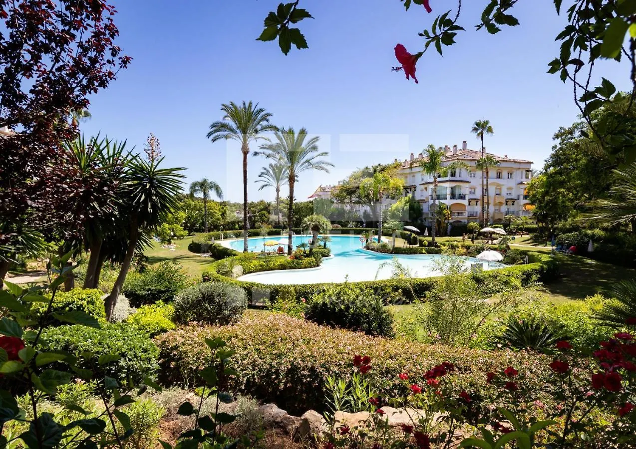 Amplio Apartamento Planta Jardin Nagueles Marbella Apartment