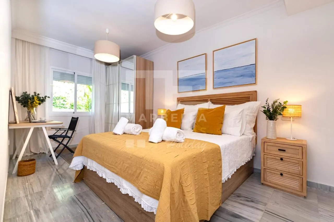 Amplio Apartamento Planta Jardin Nagueles Marbella