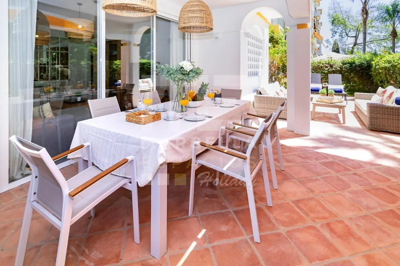 Amplio Apartamento Planta Jardin Nagueles Marbella