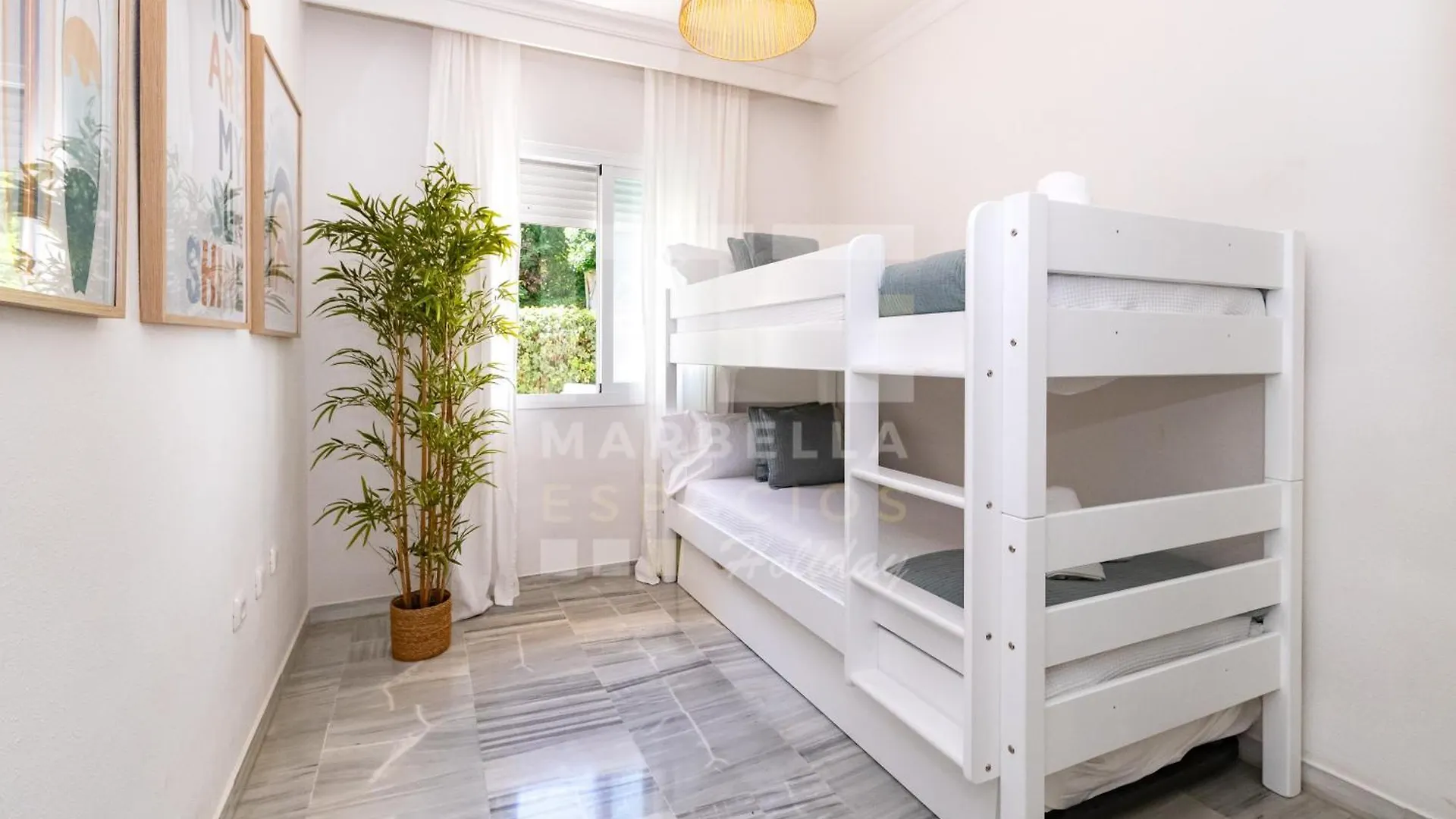 Amplio Apartamento Planta Jardin Nagueles Marbella Apartment