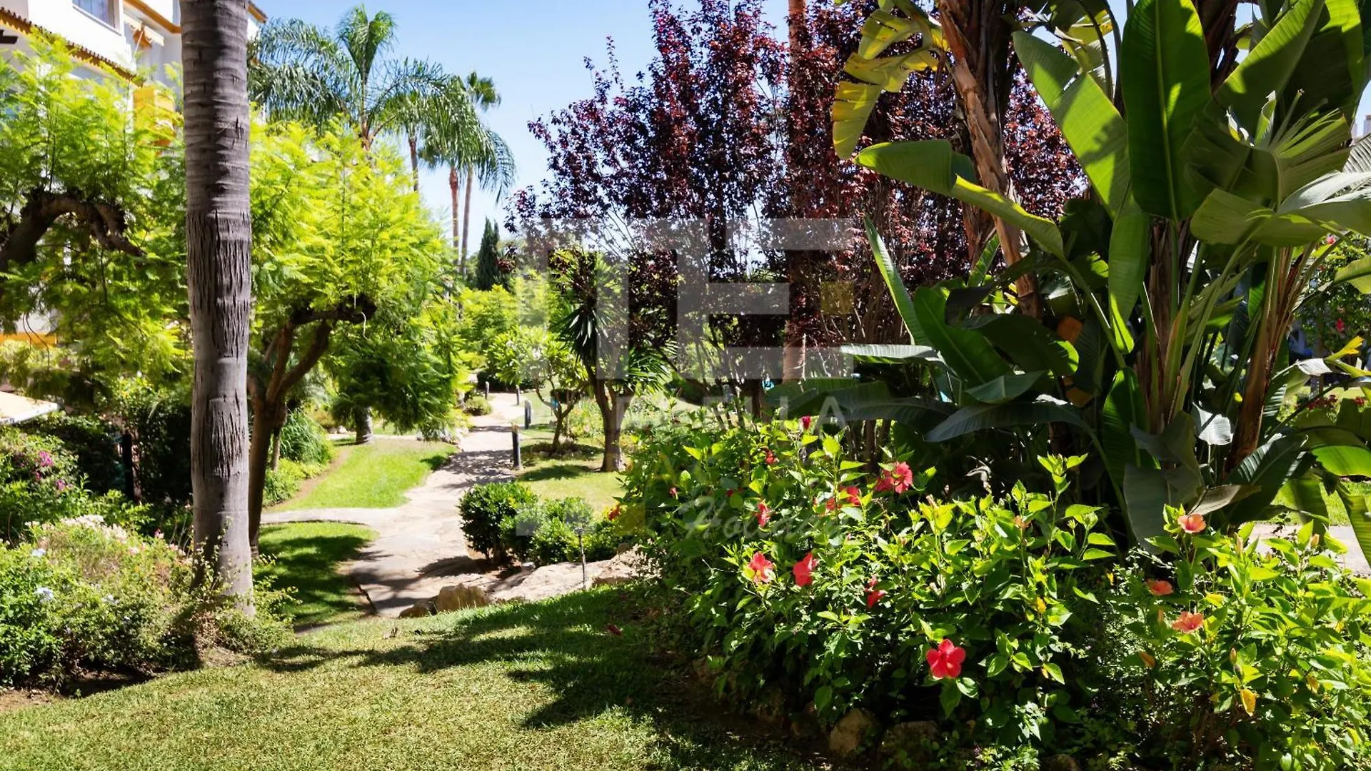 Amplio Apartamento Planta Jardin Nagueles Marbella Apartment