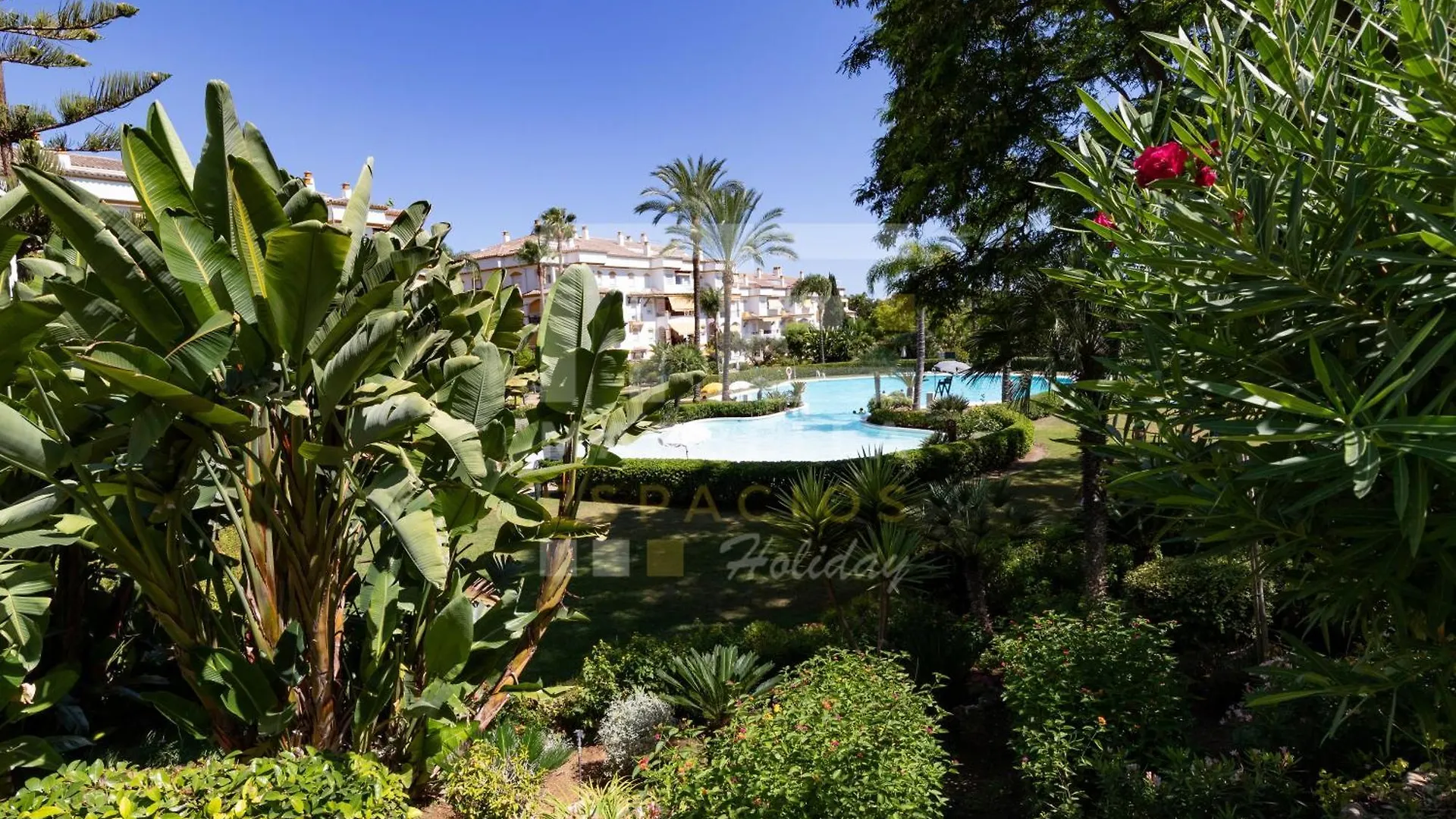 Amplio Apartamento Planta Jardin Nagueles Marbella