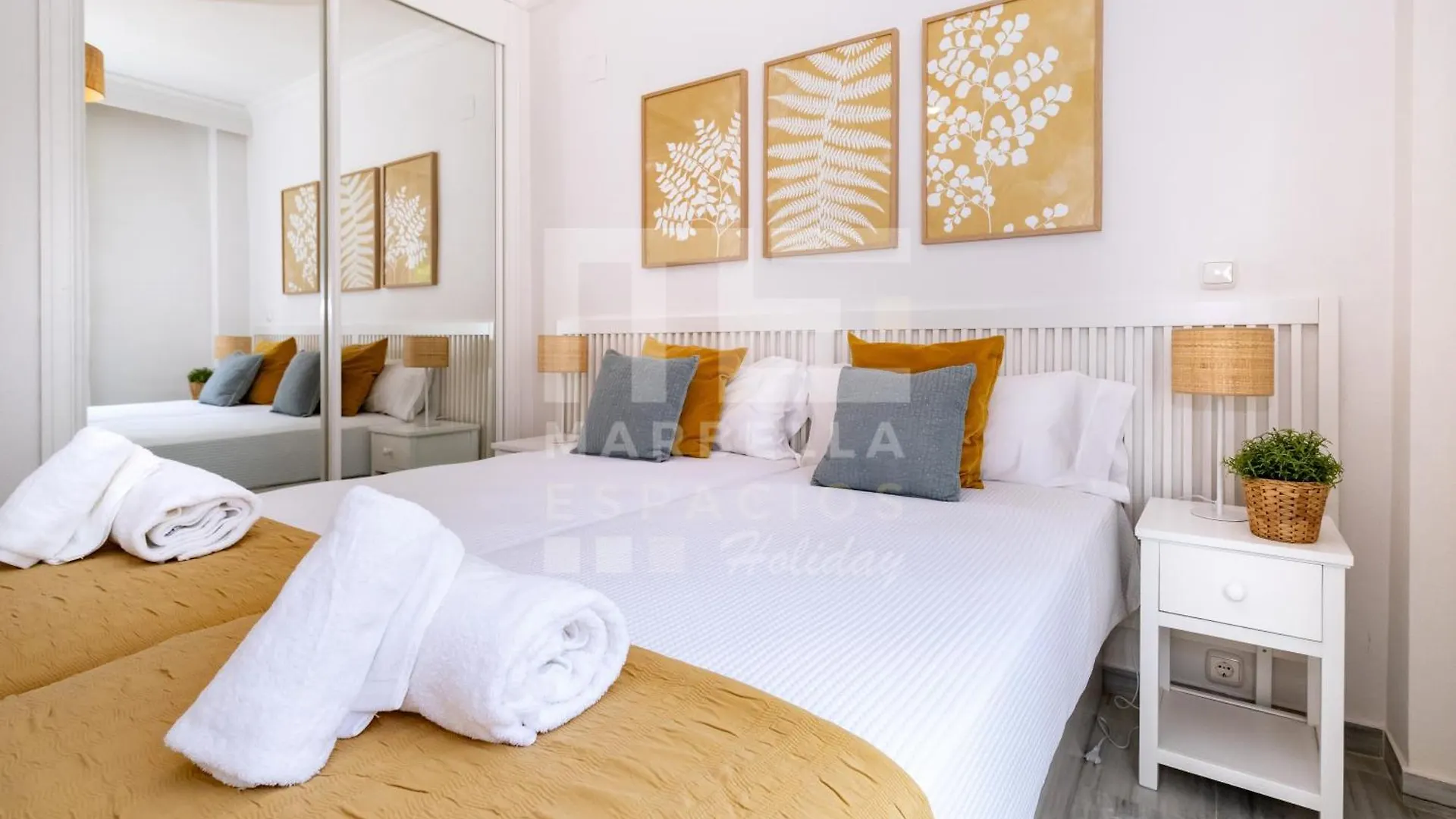 Apartment Amplio Apartamento Planta Jardin Nagueles Marbella